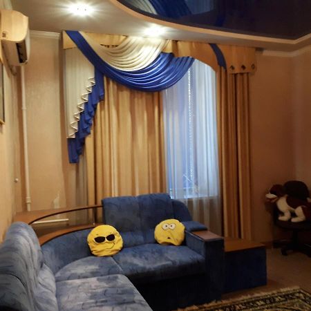 Аппартаменты 25 Krivoy Rog Bagian luar foto